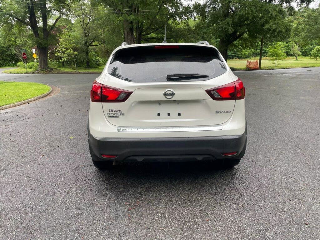 
								2018 Nissan Rogue Sport SV AWD full									