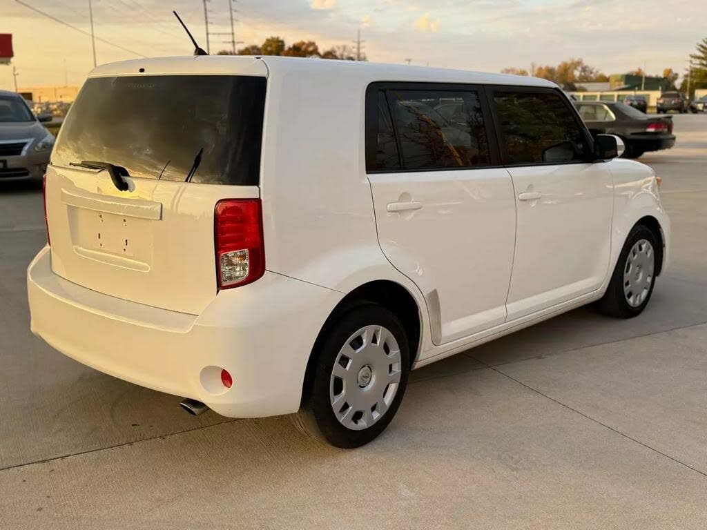 
								2012 Scion xB RS 9.0 full									
