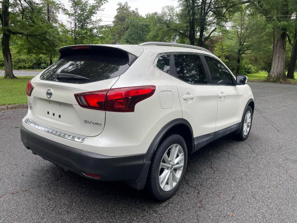 
								2018 Nissan Rogue Sport SV AWD full									