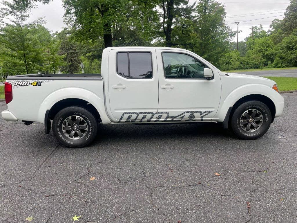 
								2016 Nissan Frontier PRO-4X Crew Cab 4WD full									