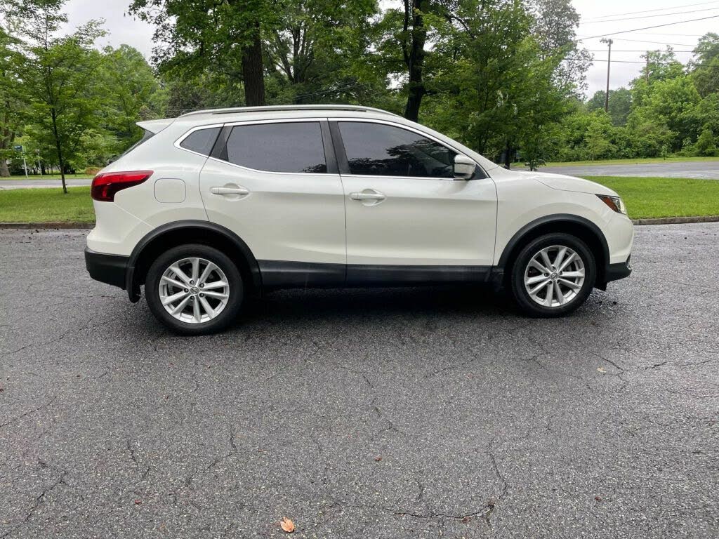 
								2018 Nissan Rogue Sport SV AWD full									