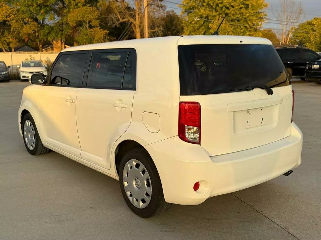 
								2012 Scion xB RS 9.0 full									