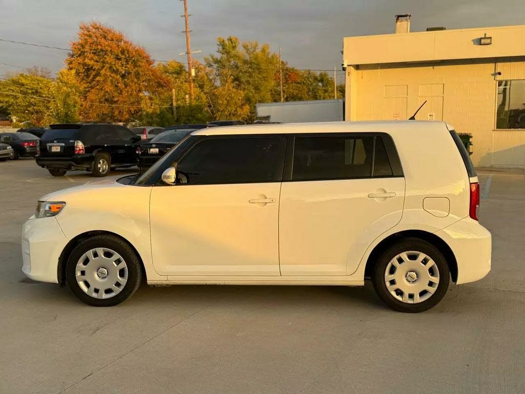 
								2012 Scion xB RS 9.0 full									
