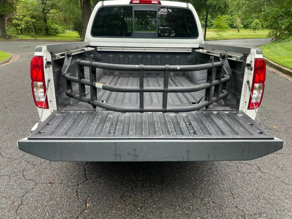 
								2016 Nissan Frontier PRO-4X Crew Cab 4WD full									